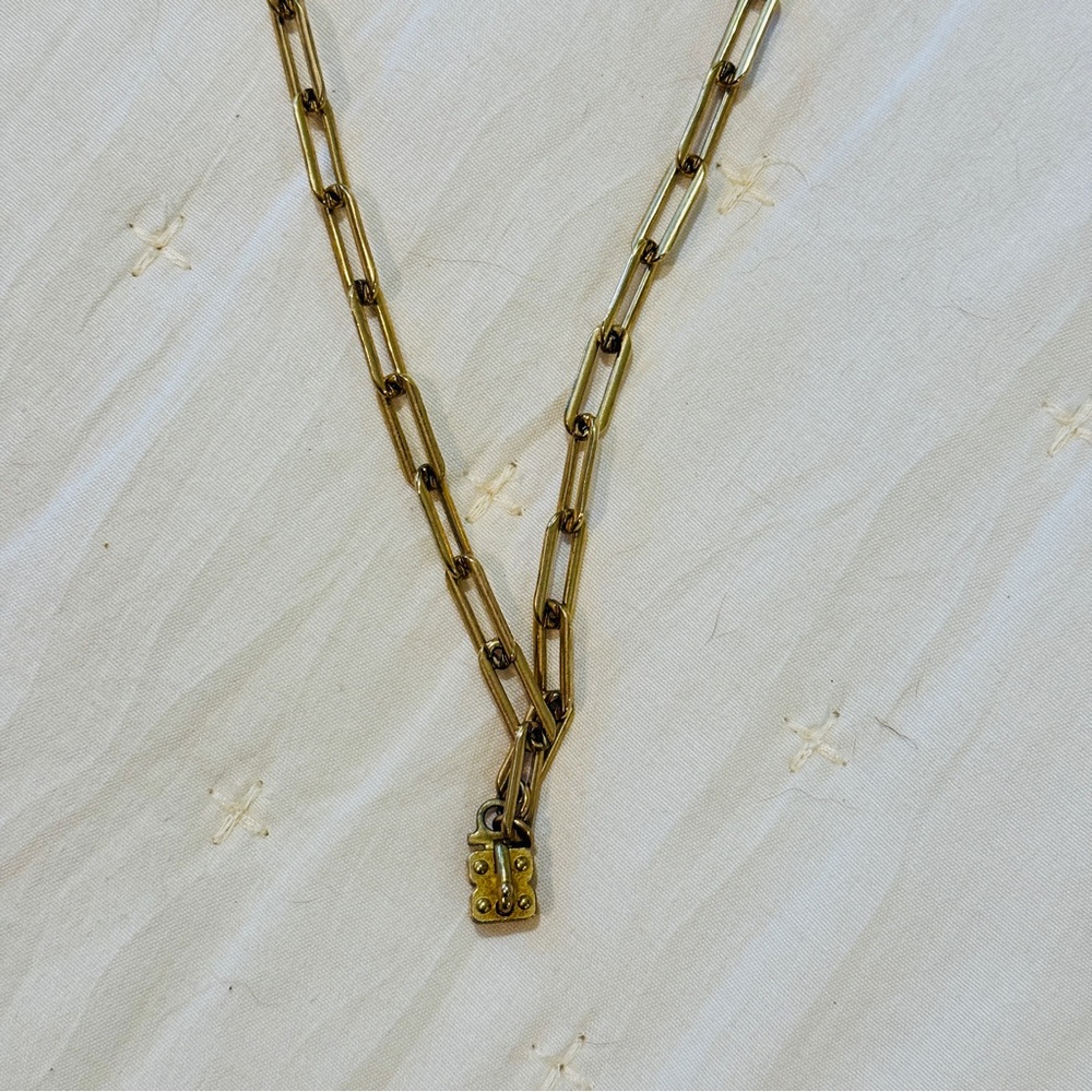 Gold Paperclip Chain with Sennod Vignette Holder - Picture 7 of 9
